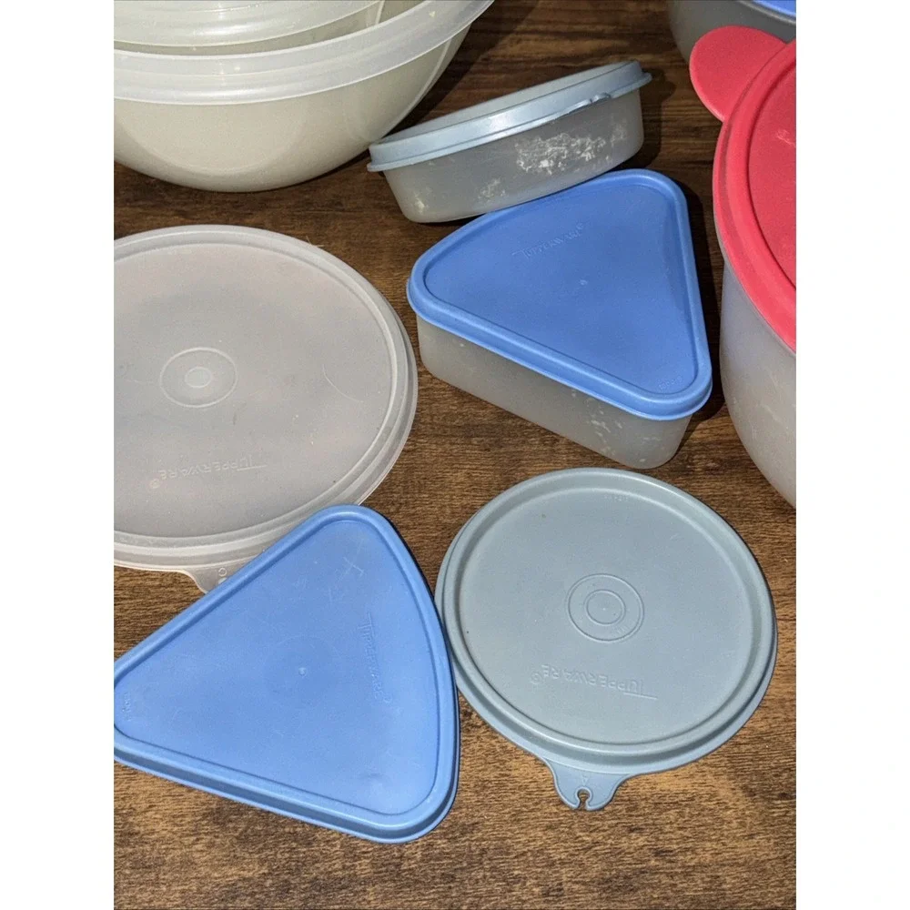 lot of 21 vintage tupperware Containers And Lids Various Colors And Sizes